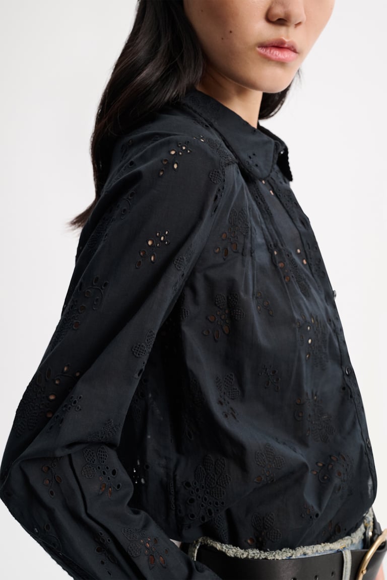 Dorothee Schumacher Blouse in broderie anglaise pure black
