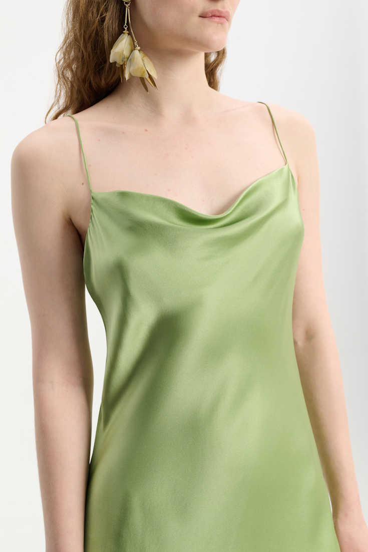 Dorothee Schumacher Kleid aus Seidencharmeuse mit Wasserfallausschnitt soft green