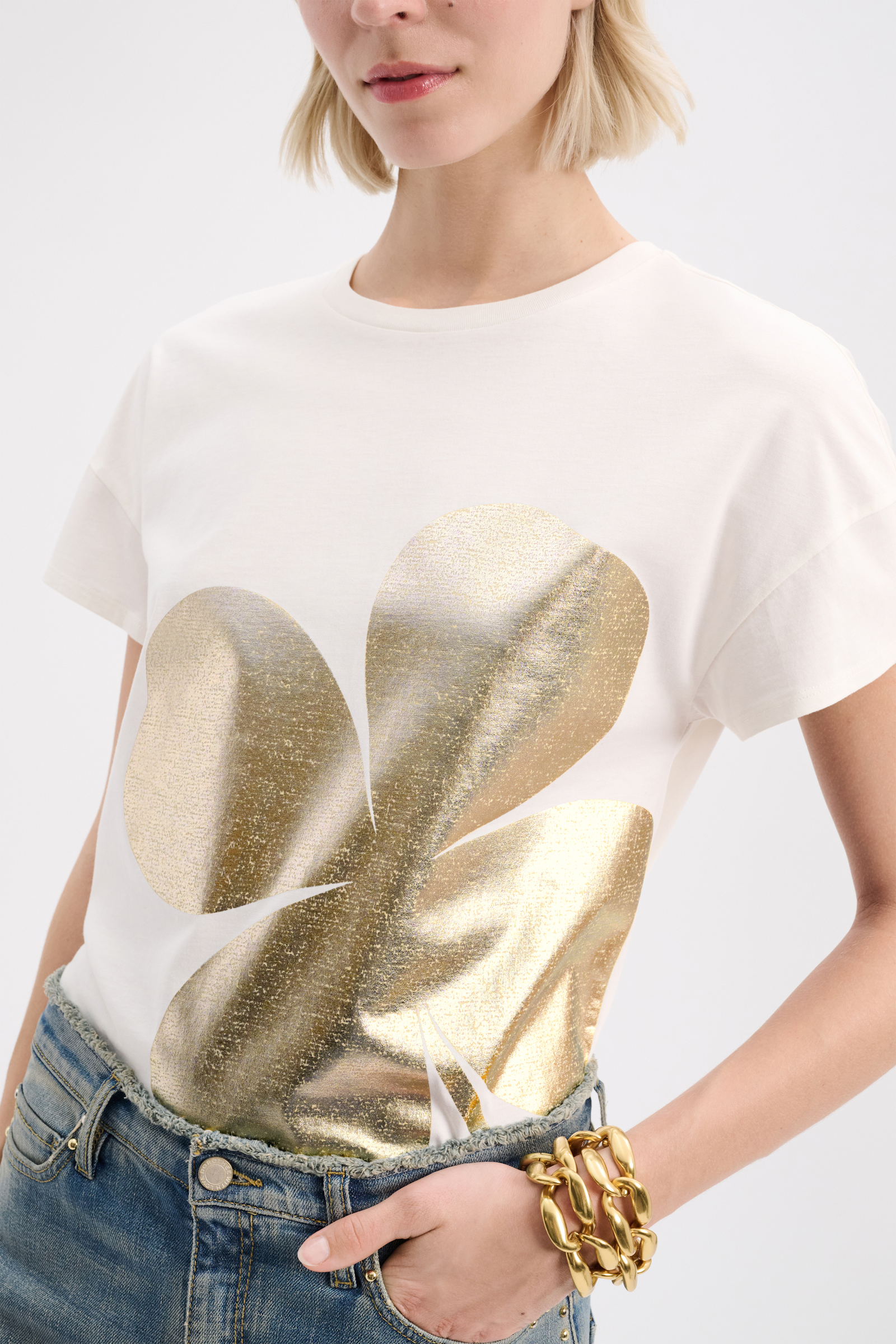 Dorothee Schumacher T-Shirt mit metallischem Print camelia white with glold print