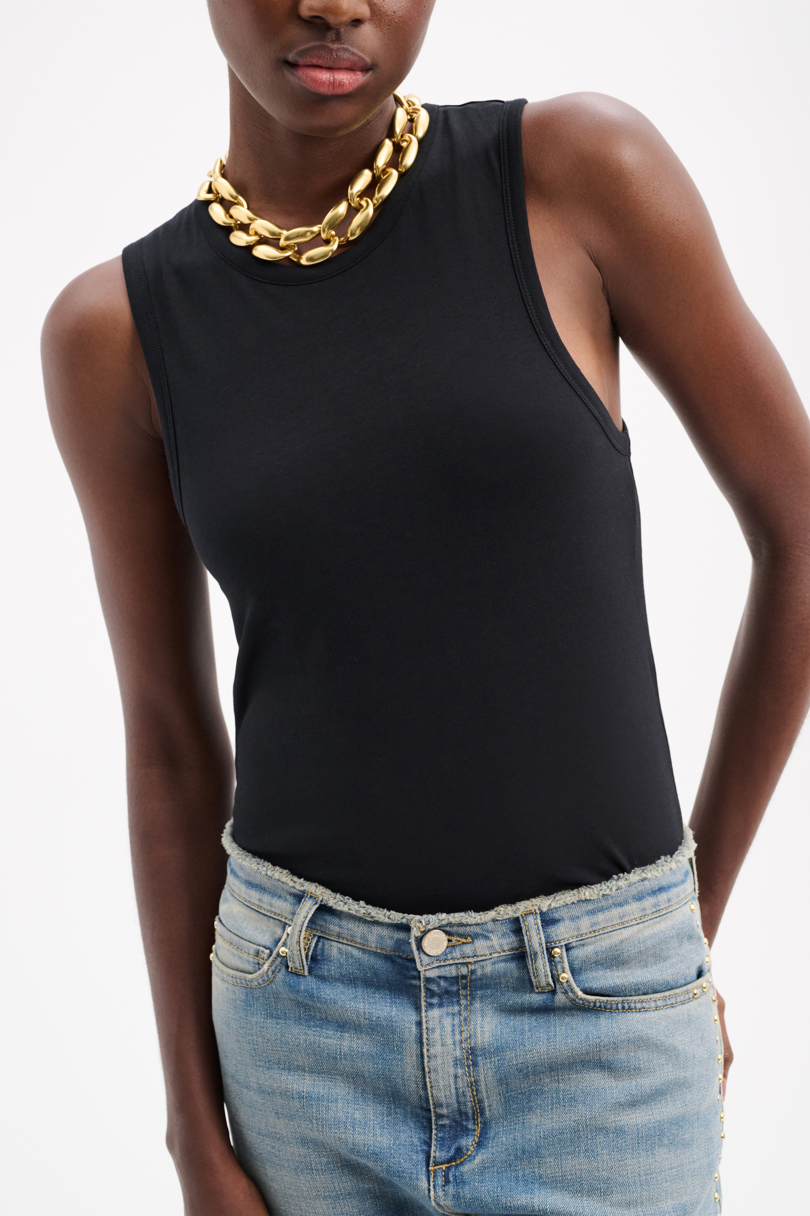 Dorothee Schumacher Basic tank top with built-in bra pure black