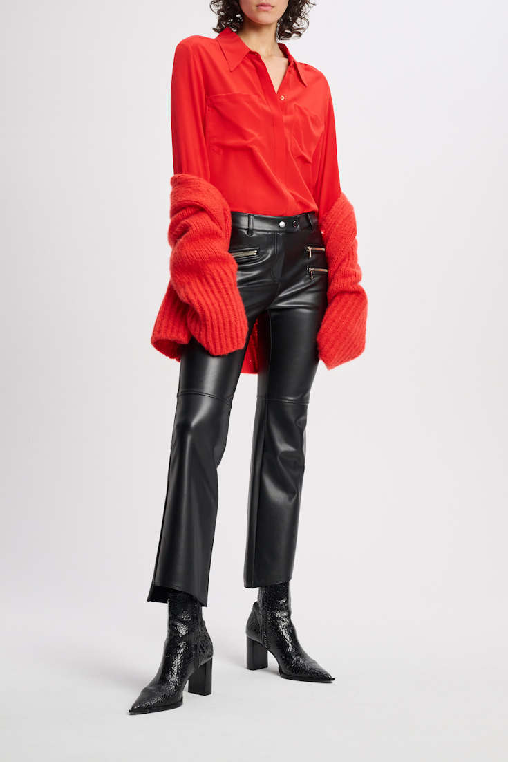 Dorothee Schumacher Seidenbluse mit aufgesetzten Taschen shiny red