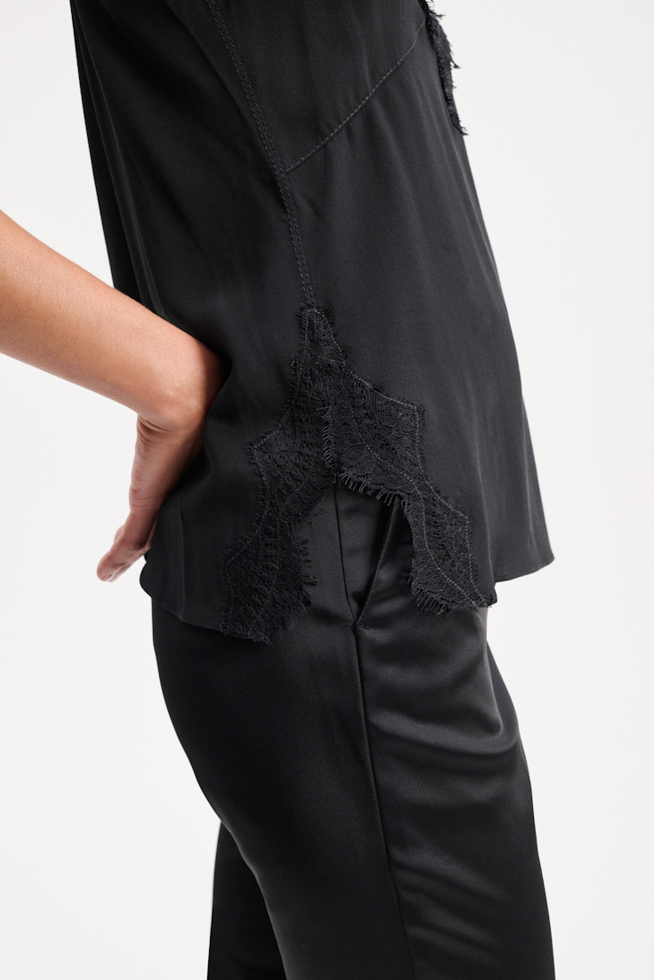 Dorothee Schumacher Seidentop mit Spitzendetails pure black