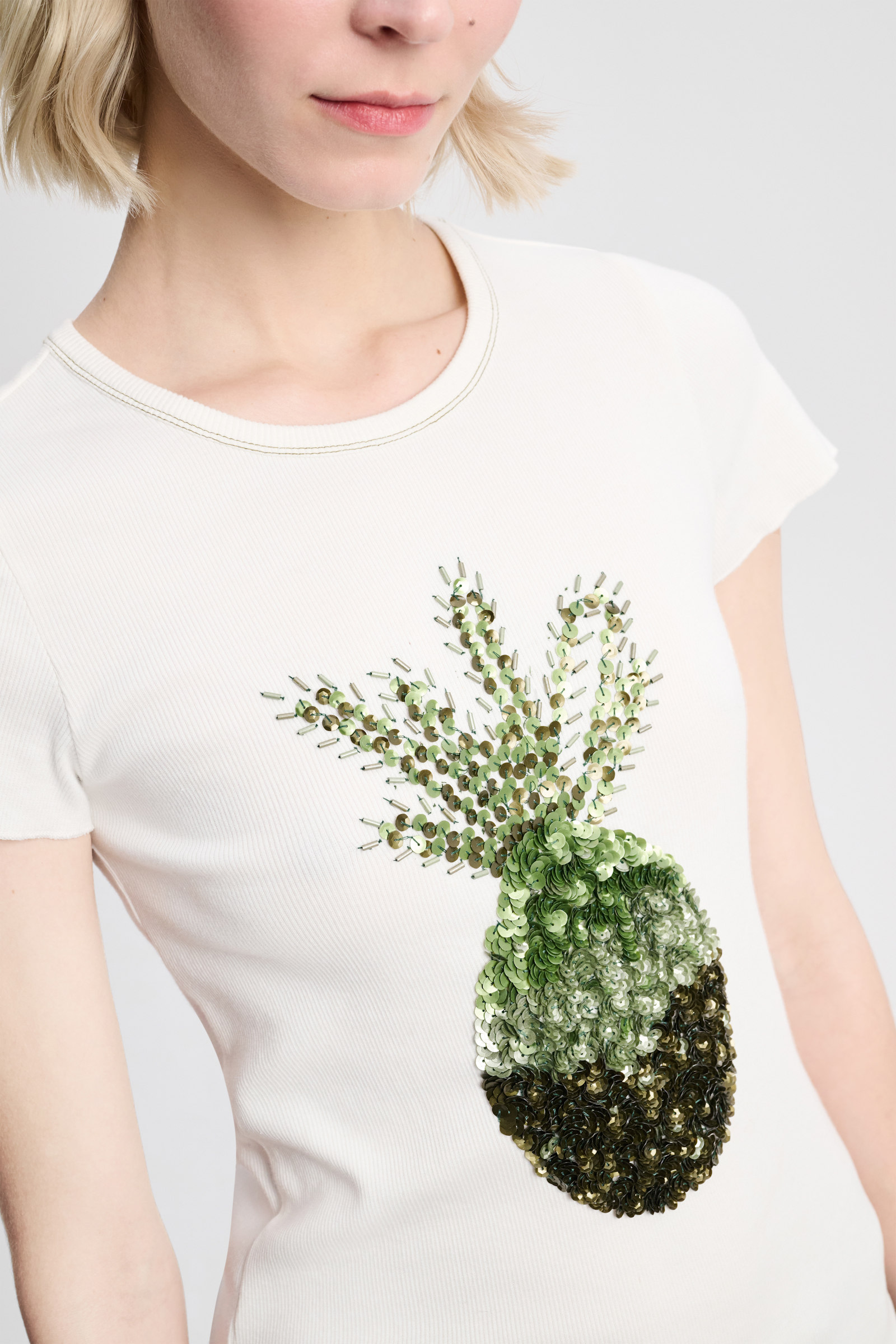 Dorothee Schumacher Fine ribbed cotton T-shirt with pineapple embroidery pure white