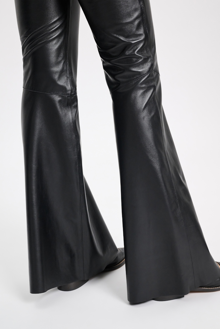 Dorothee Schumacher Flared leg leather pants pure black