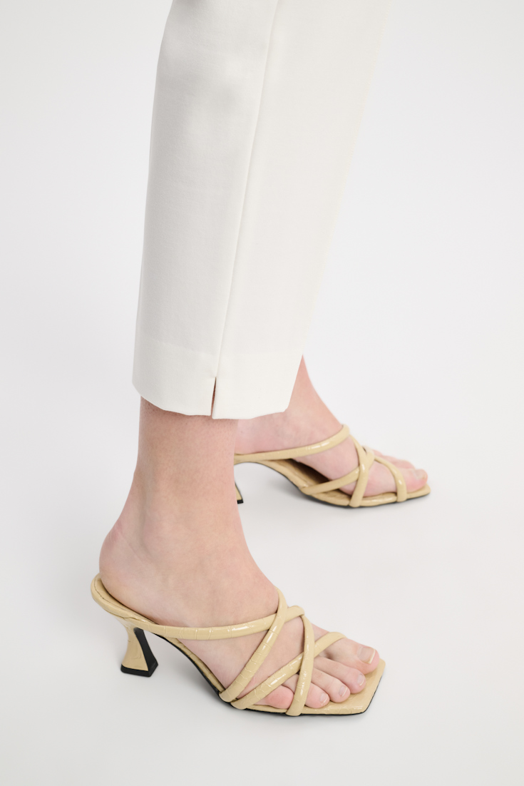 Dorothee Schumacher Cigarette pants in Punto Milano camellia white