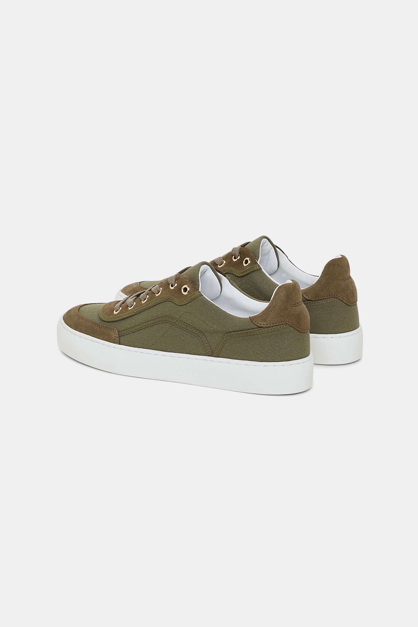 Dorothee Schumacher Sneakers aus Veloursleder und Canvas structured green