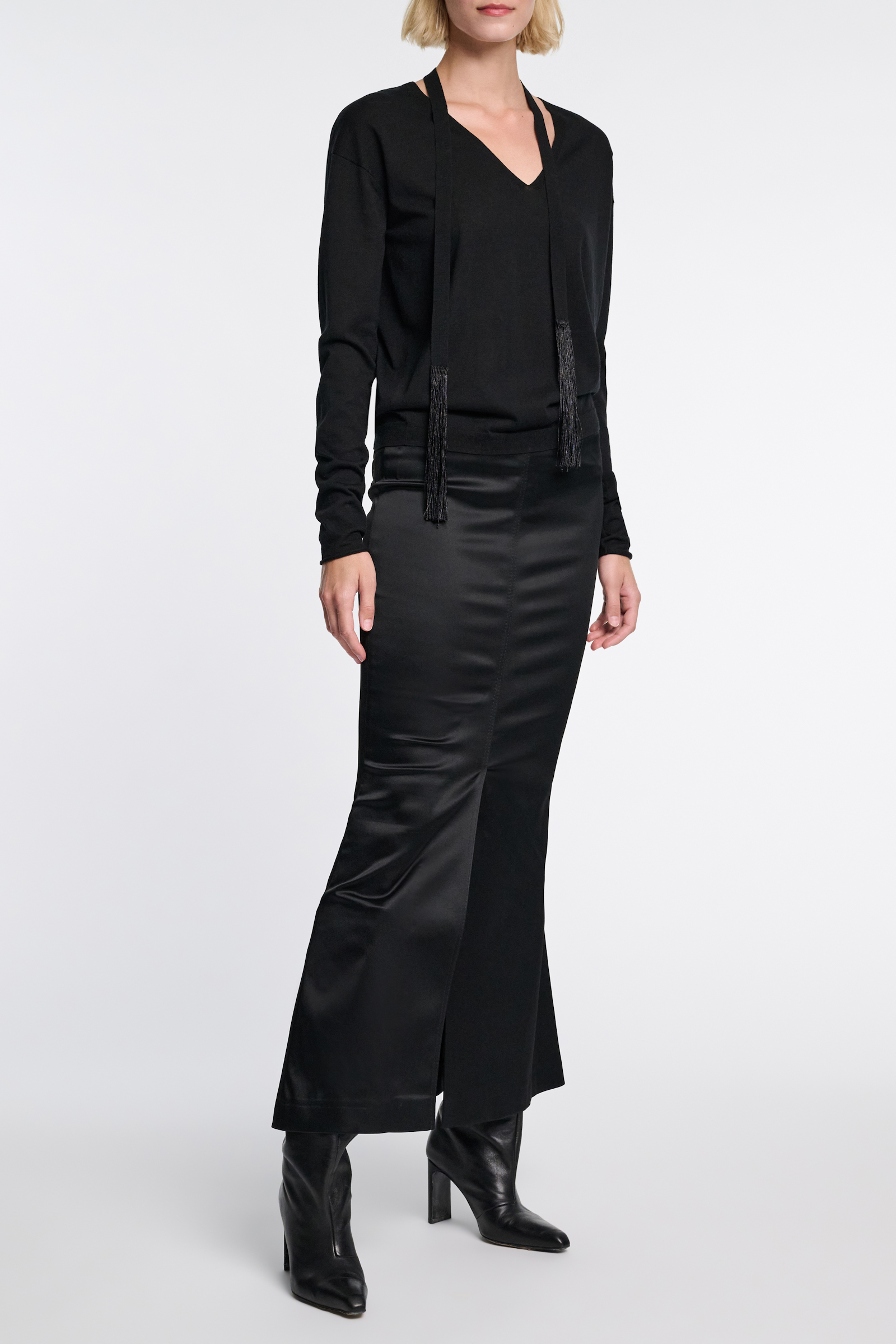 Dorothee Schumacher V-neck pullover with fringed tie pure black