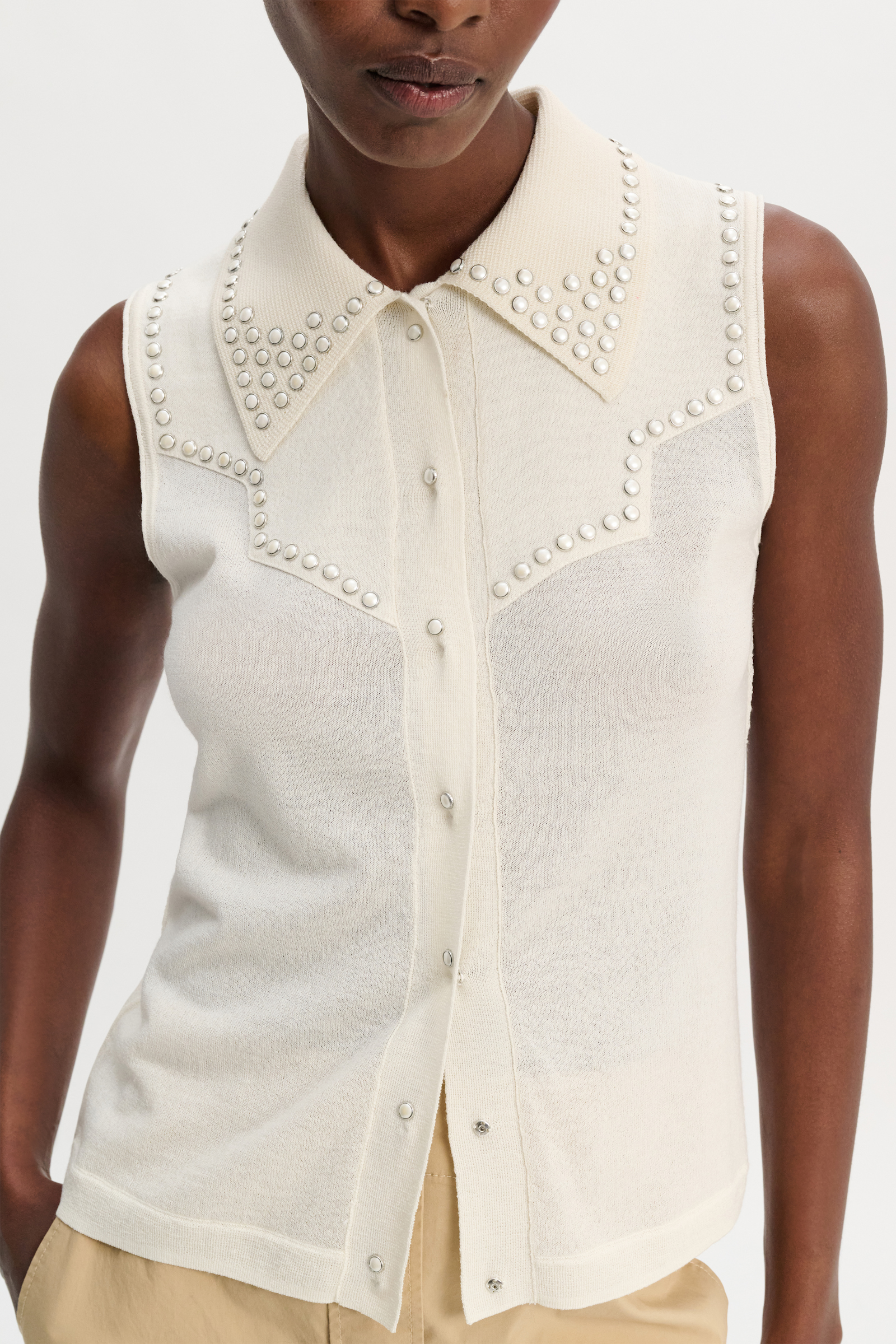 Dorothee Schumacher Embellished sleeveless knit shirt with polo collar camellia white