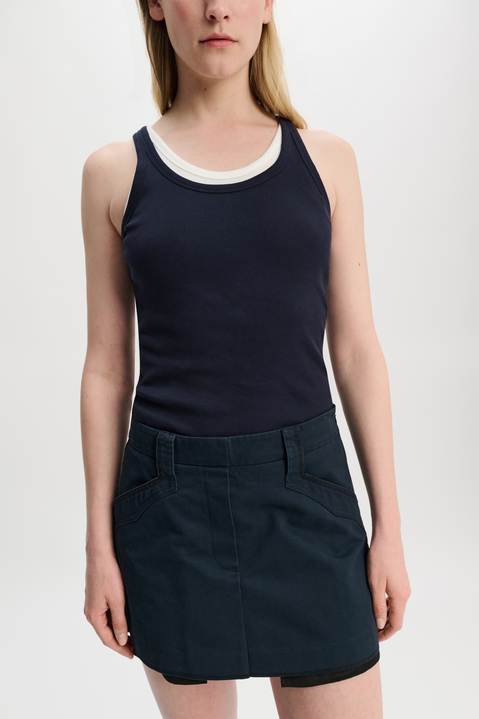 Dorothee Schumacher Geripptes Tanktop mit Hufeisen-Detail hinten true navy