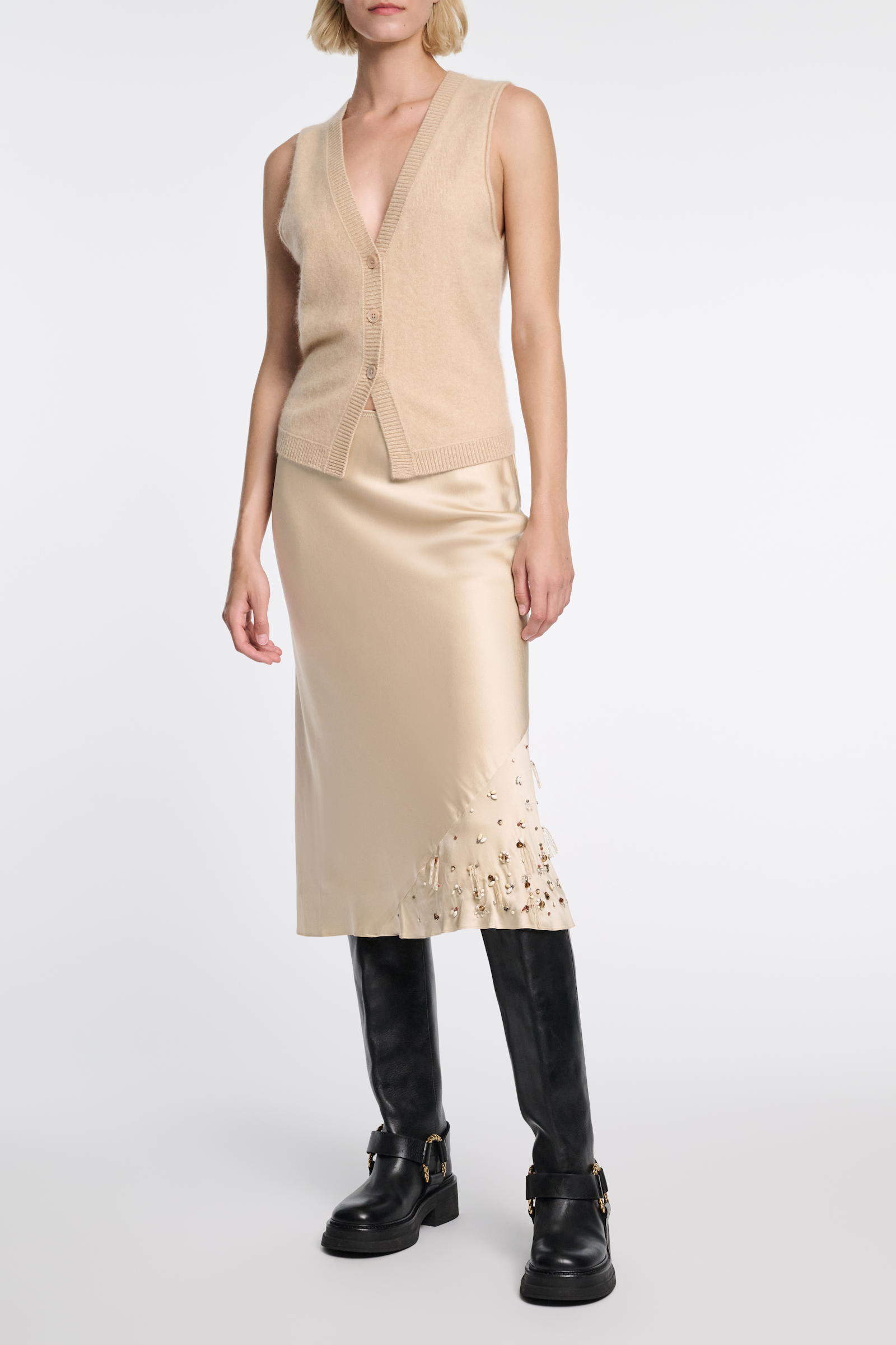 Dorothee Schumacher Hand-embellished satin-silk skirt powder beige