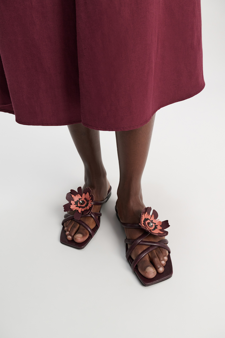 Dorothee Schumacher Square toe flat sandals with removable leather flower bordeaux