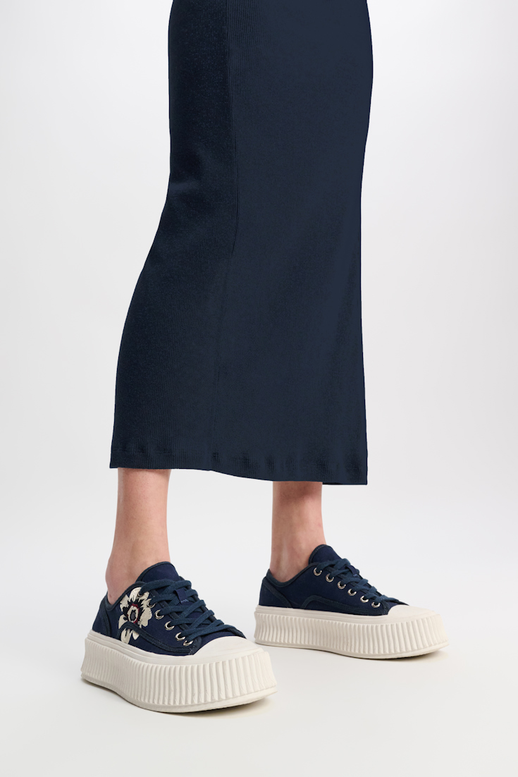 Dorothee Schumacher Platform Sneakers mit floraler Embroidery dark navy with embroidery