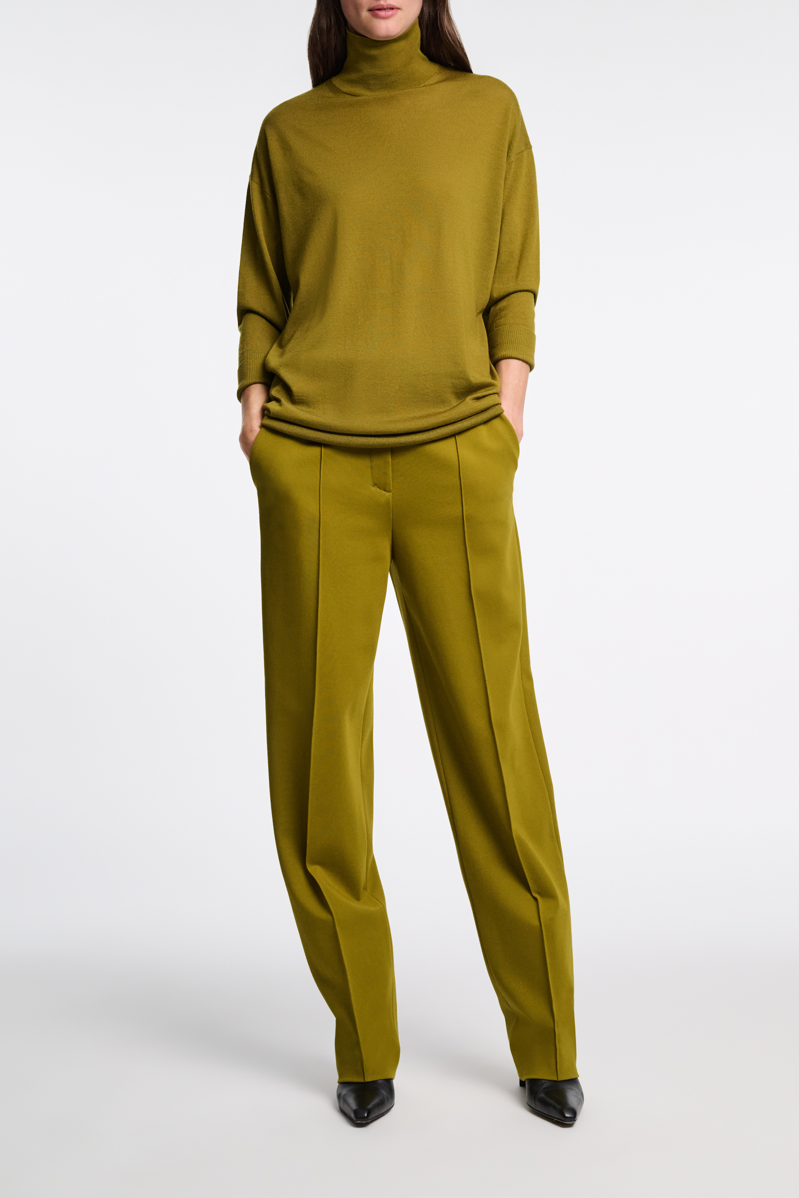 Dorothee Schumacher Langer Rollkragenpullover aus Merino olive green