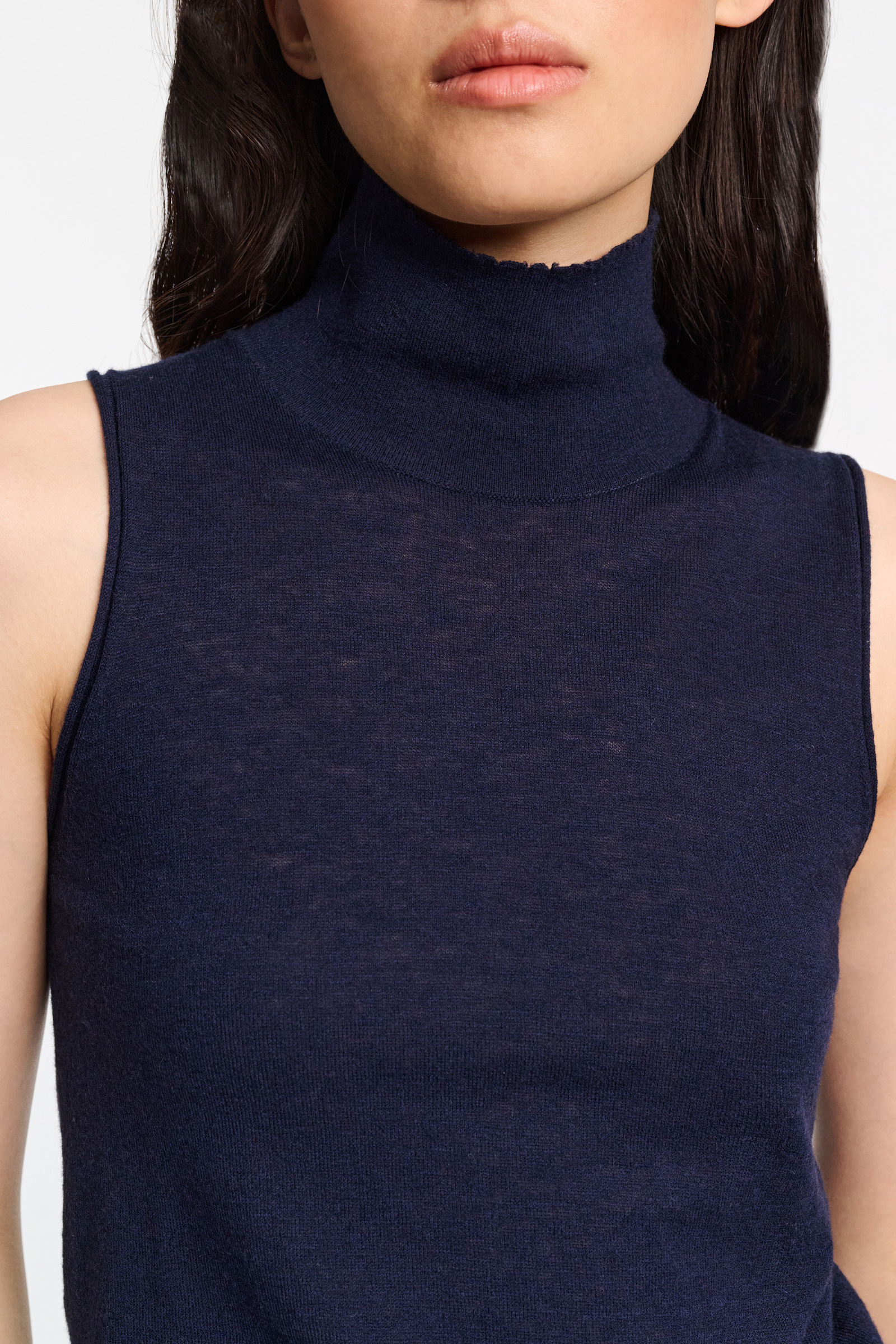 Dorothee Schumacher Ärmelloses Rollkragentop aus Woll-Kaschmir Mix true navy