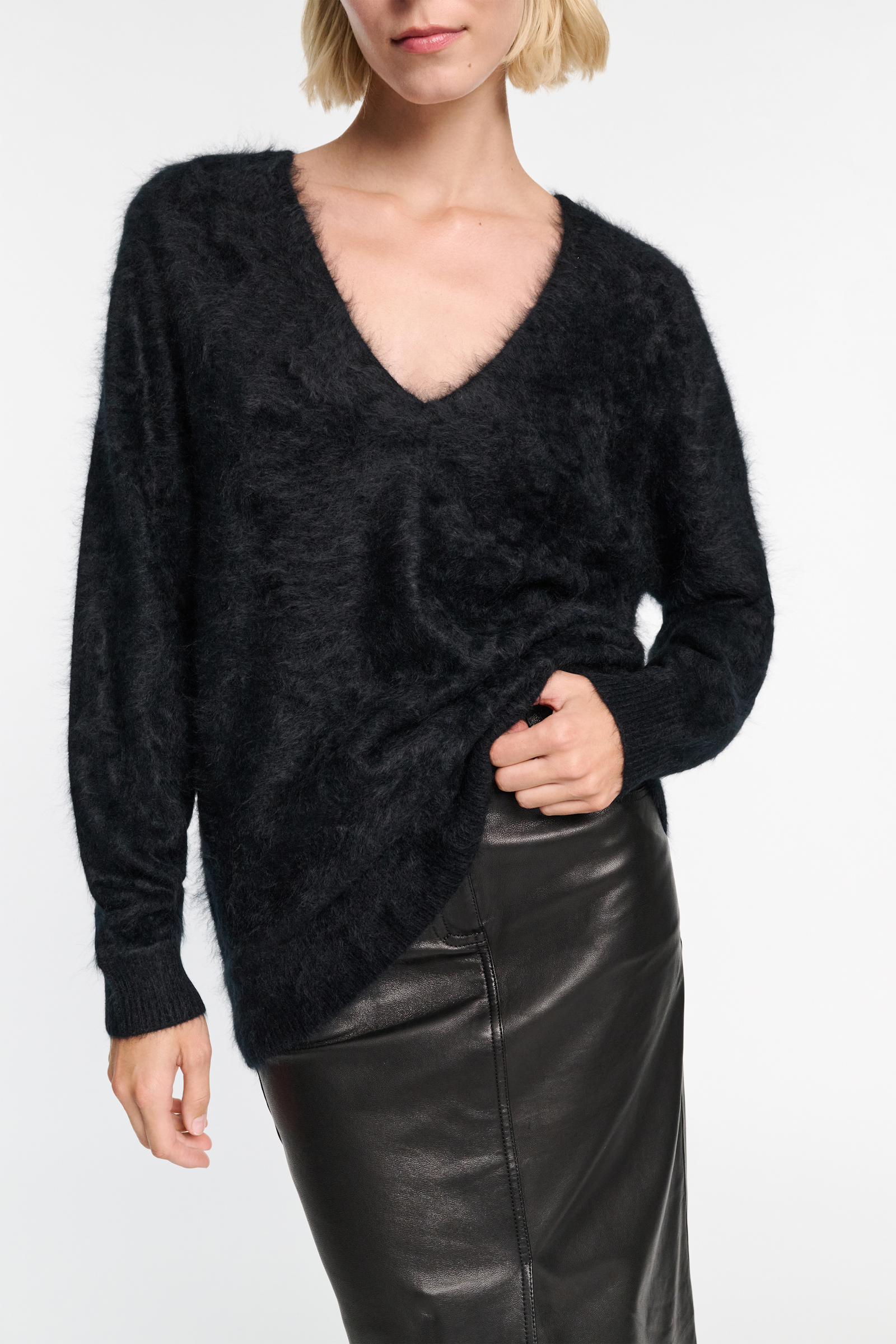 Dorothee Schumacher Besonders softer, fluffy Kaschmir-Pullover deep black