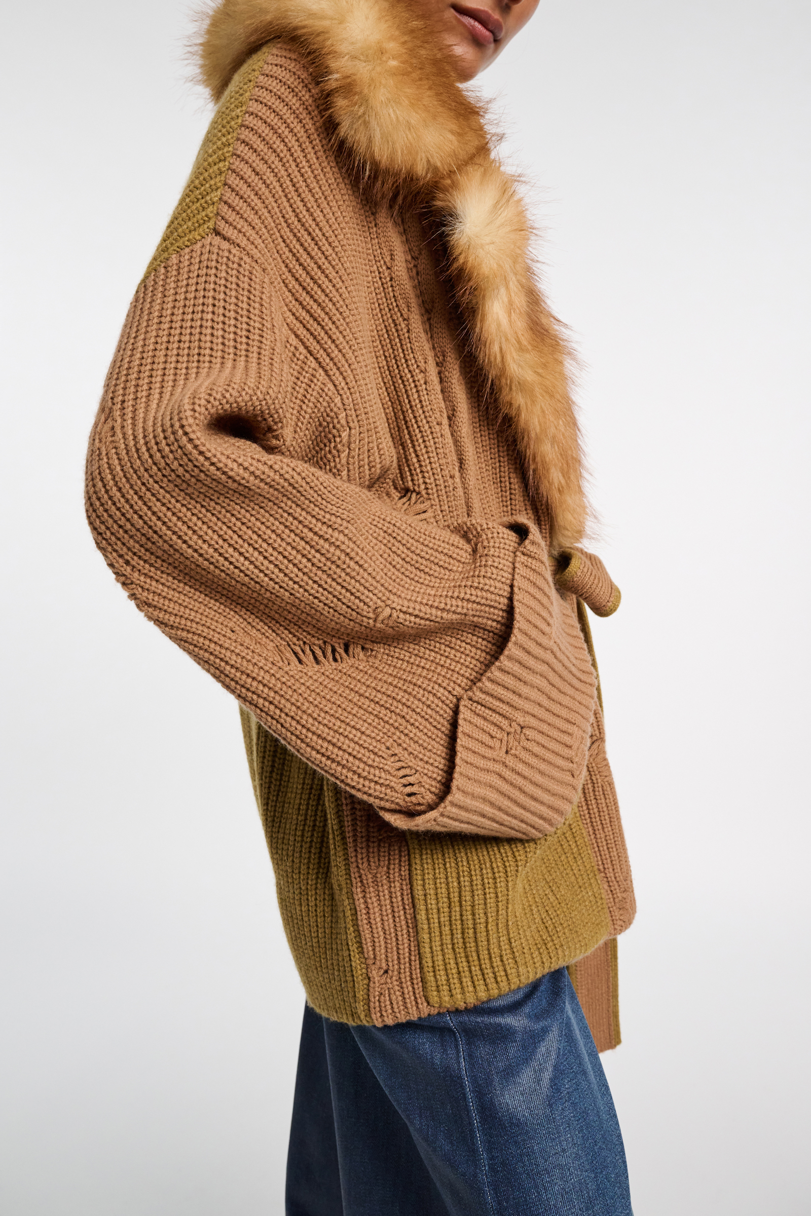 Dorothee Schumacher Cardigan mit Reverskragen aus Fake-Fur und Strickgürtel camel mix