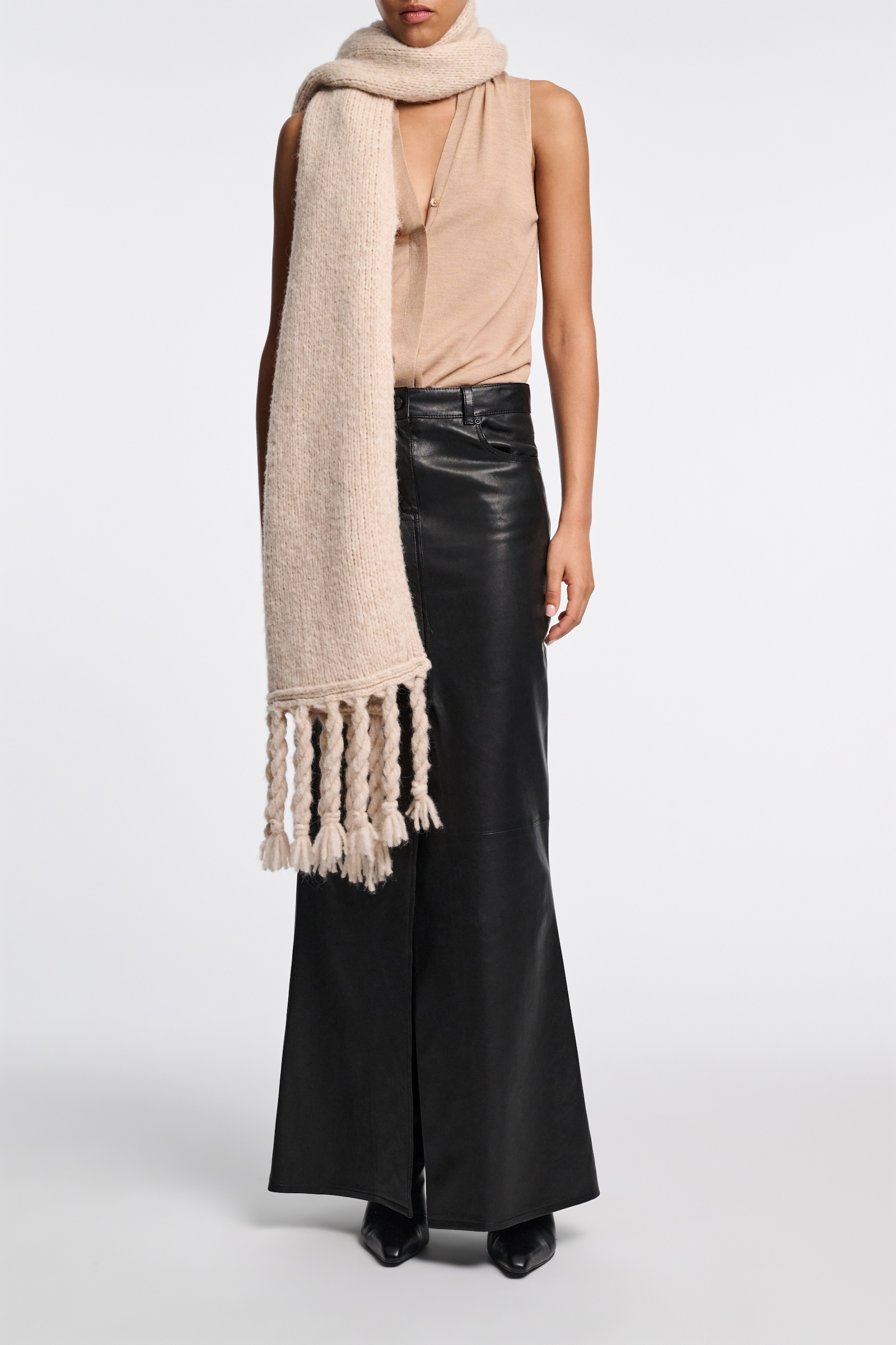 Dorothee Schumacher Alpaca-blend scarf with twisted fringe poder white