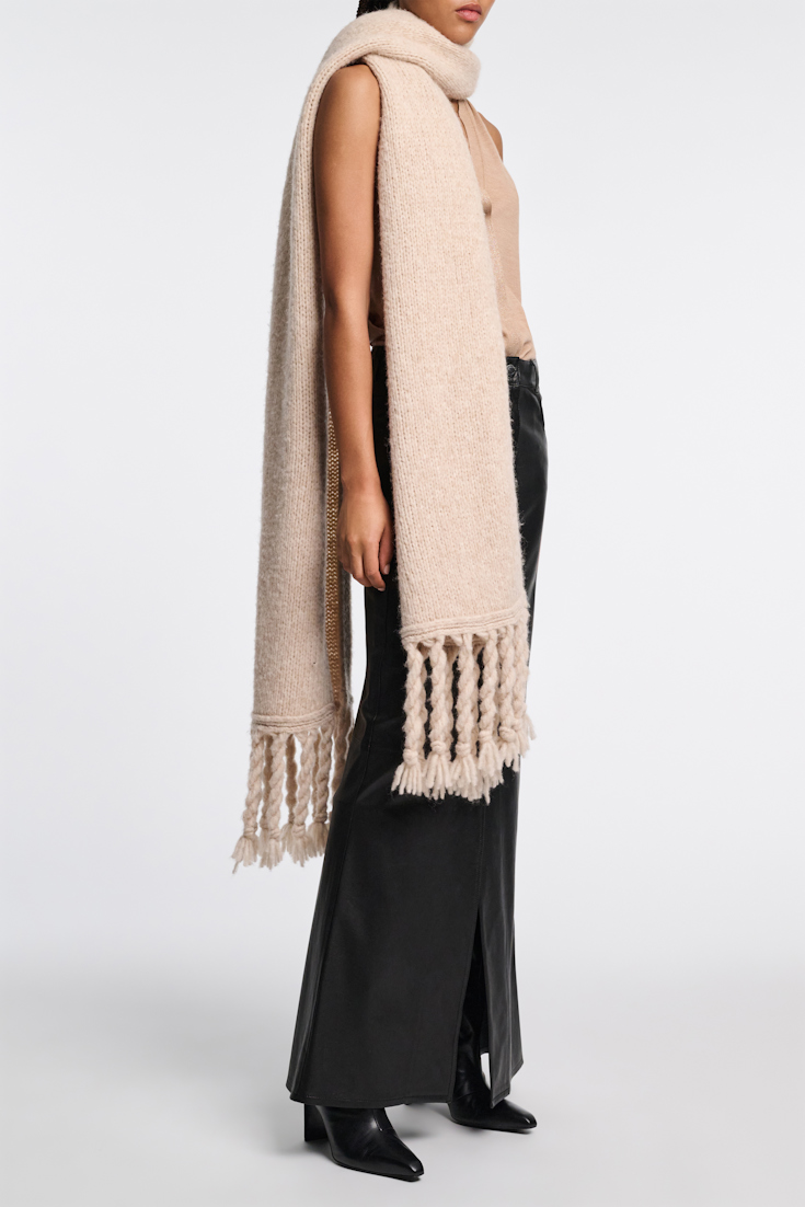 Dorothee Schumacher Alpaca-blend scarf with twisted fringe poder white