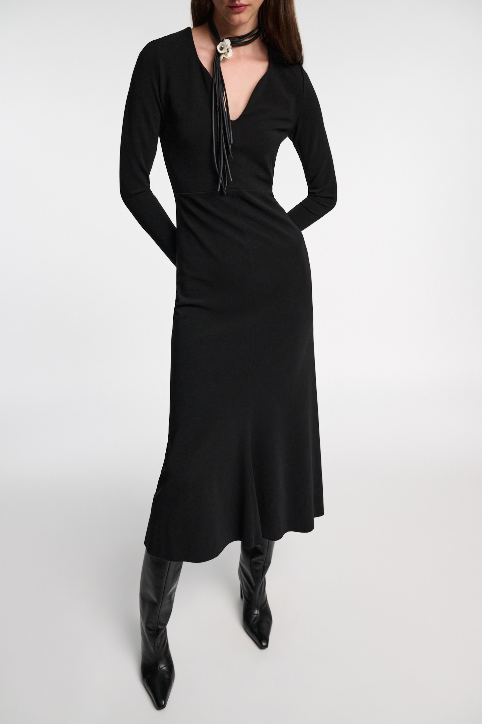 Dorothee Schumacher Kleid mit abgerundetem V-Ausschnitt deep black