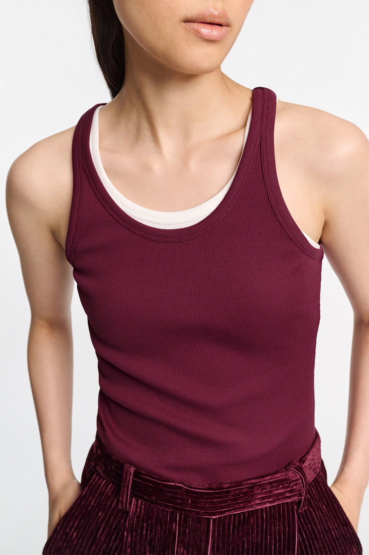 Dorothee Schumacher Geripptes Tanktop dark burgundy