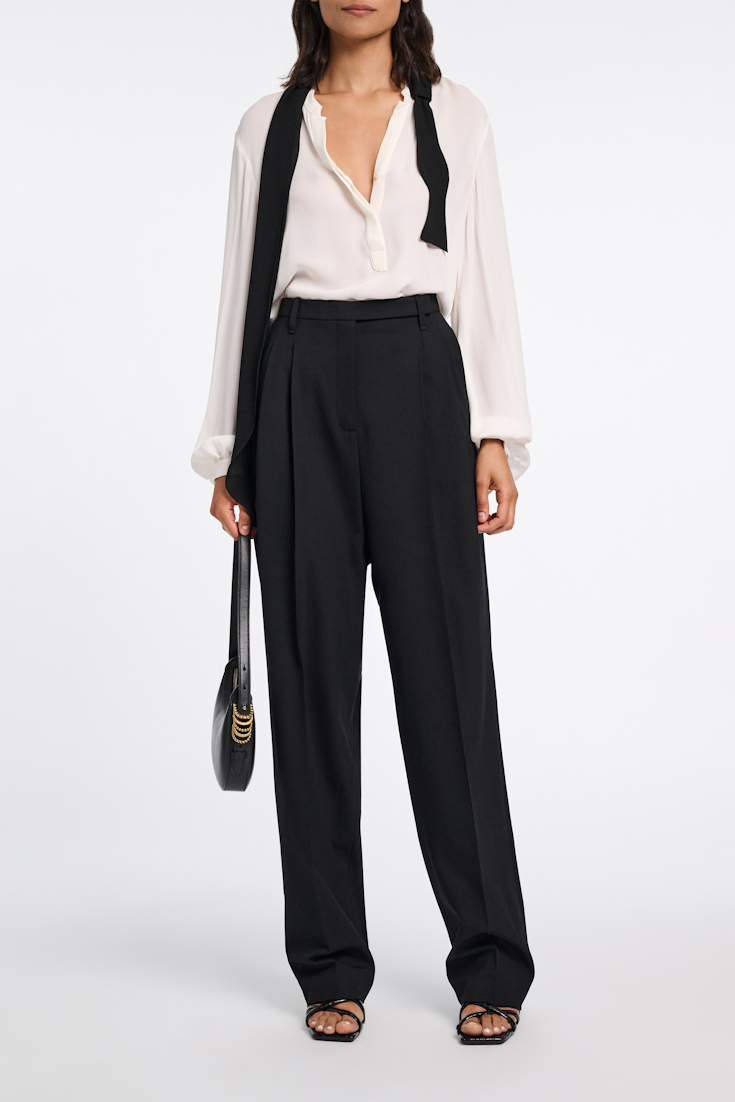 Dorothee Schumacher Stretch wool pants with piping black