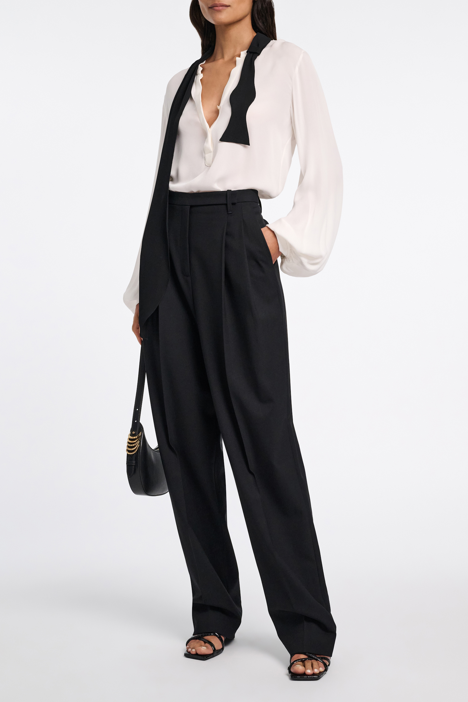 Dorothee Schumacher Stretch wool pants with piping black