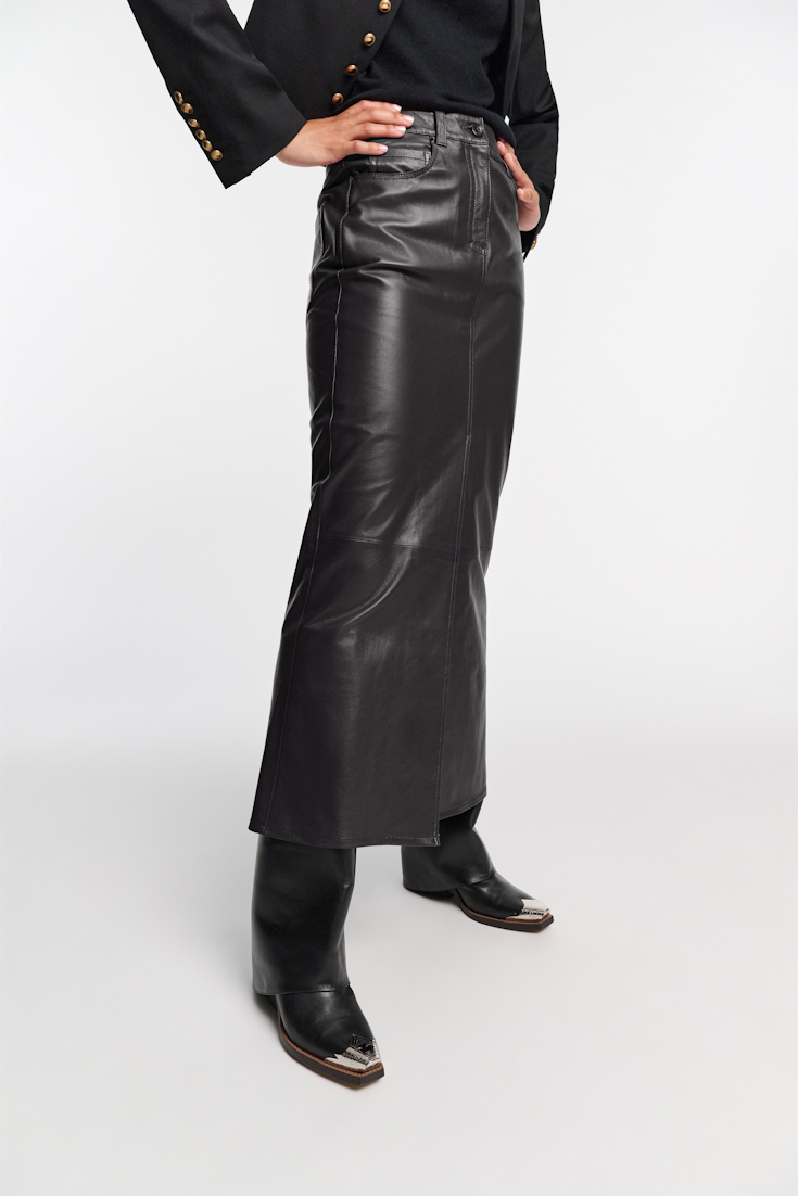 Dorothee Schumacher Leather skirt black