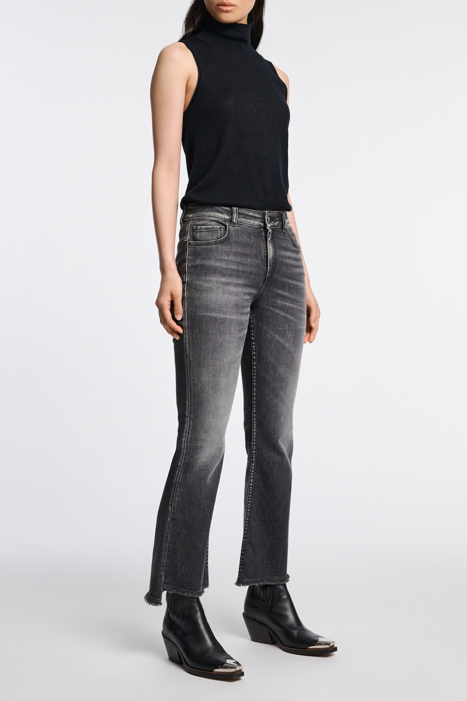 Dorothee Schumacher Cropped flared jeans structured grey