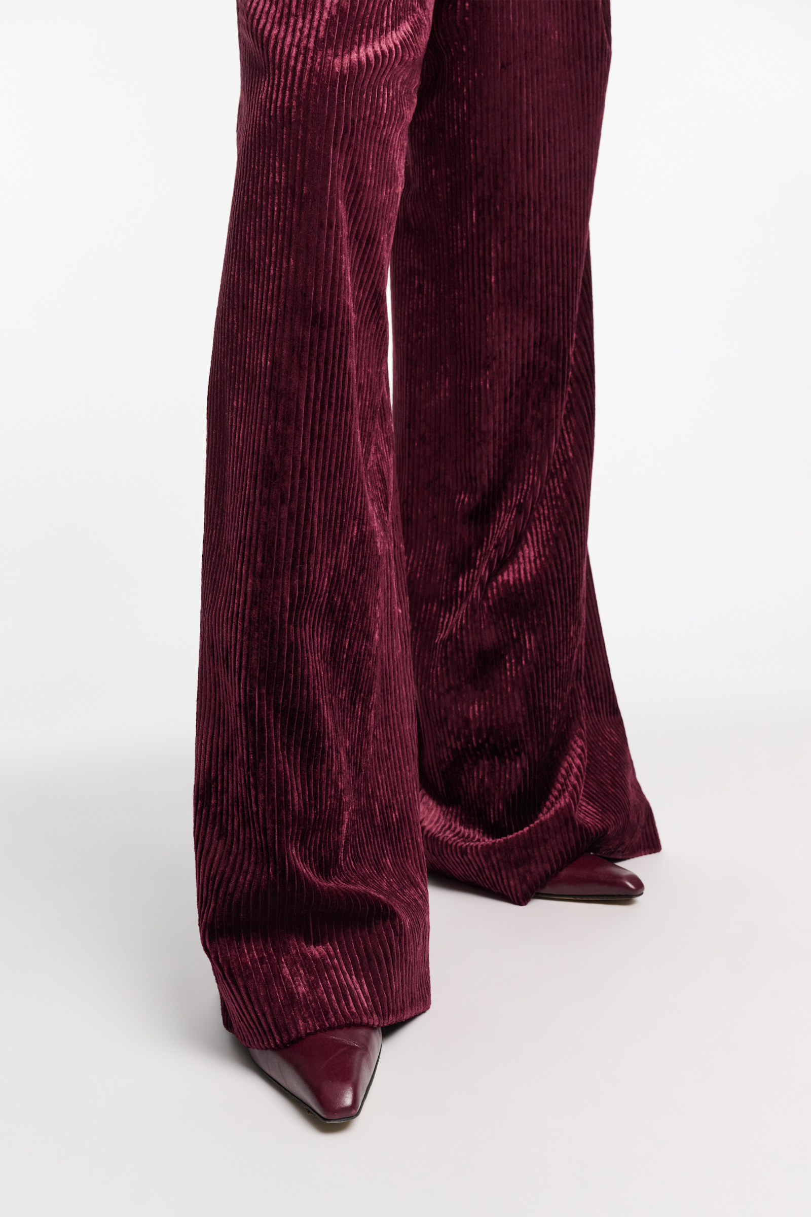 Dorothee Schumacher Wide leg pleated corduroy trousers dark burgundy