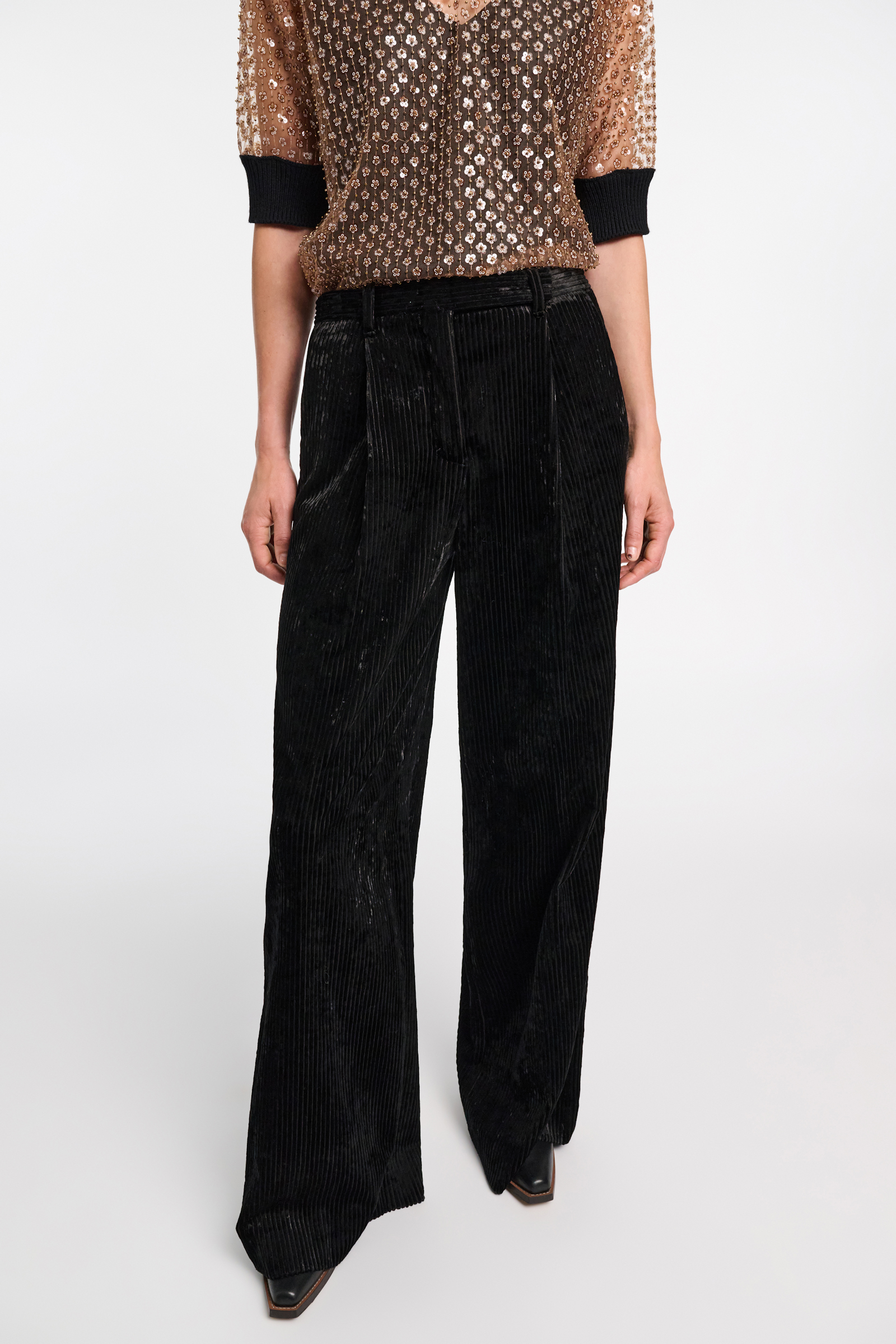 Dorothee Schumacher Wide leg pleated corduroy trousers black