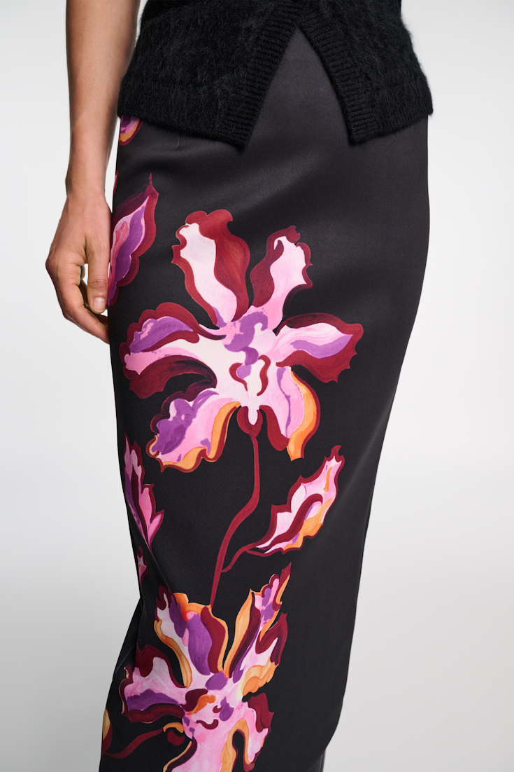 Dorothee Schumacher Printed neoprene pencil skirt flame flower black/purple