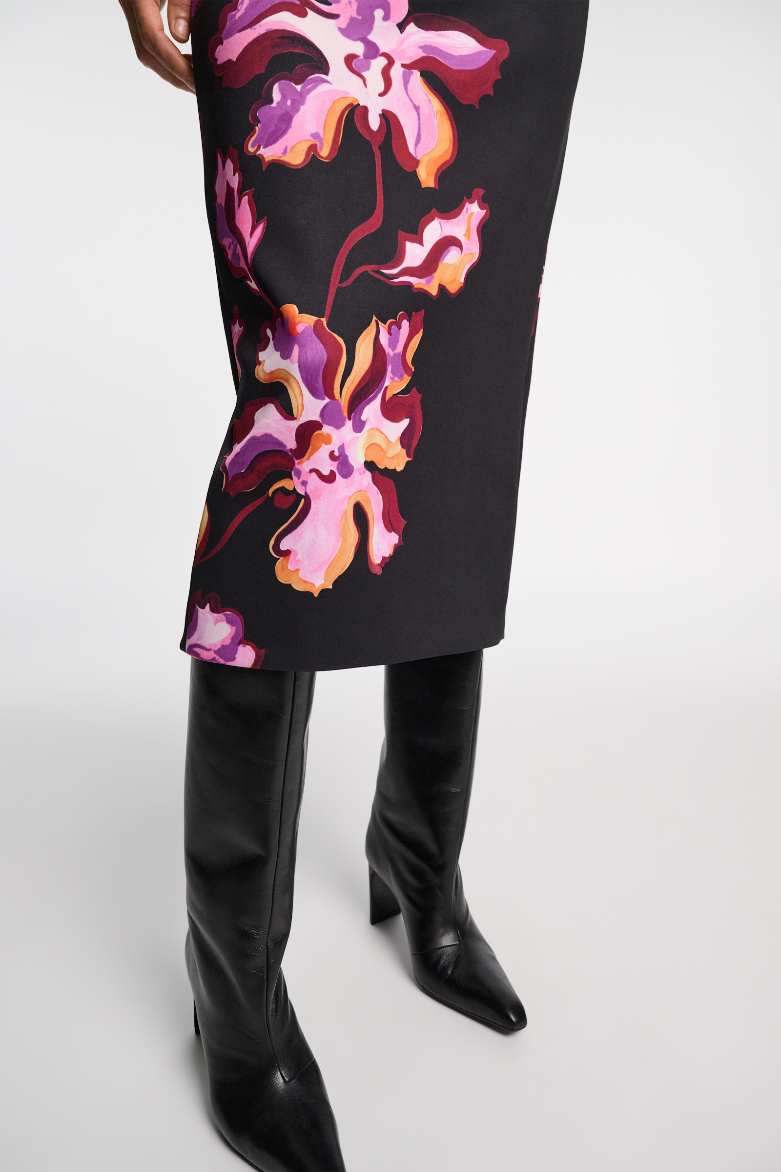 Dorothee Schumacher Printed neoprene pencil skirt flame flower black/purple