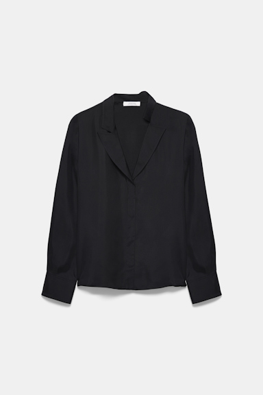 Dorothee Schumacher Bluse aus Seidentwill mit asymmetrischem Revers deep black