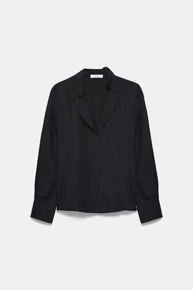 Dorothee Schumacher Bluse aus Seidentwill mit asymmetrischem Revers deep black