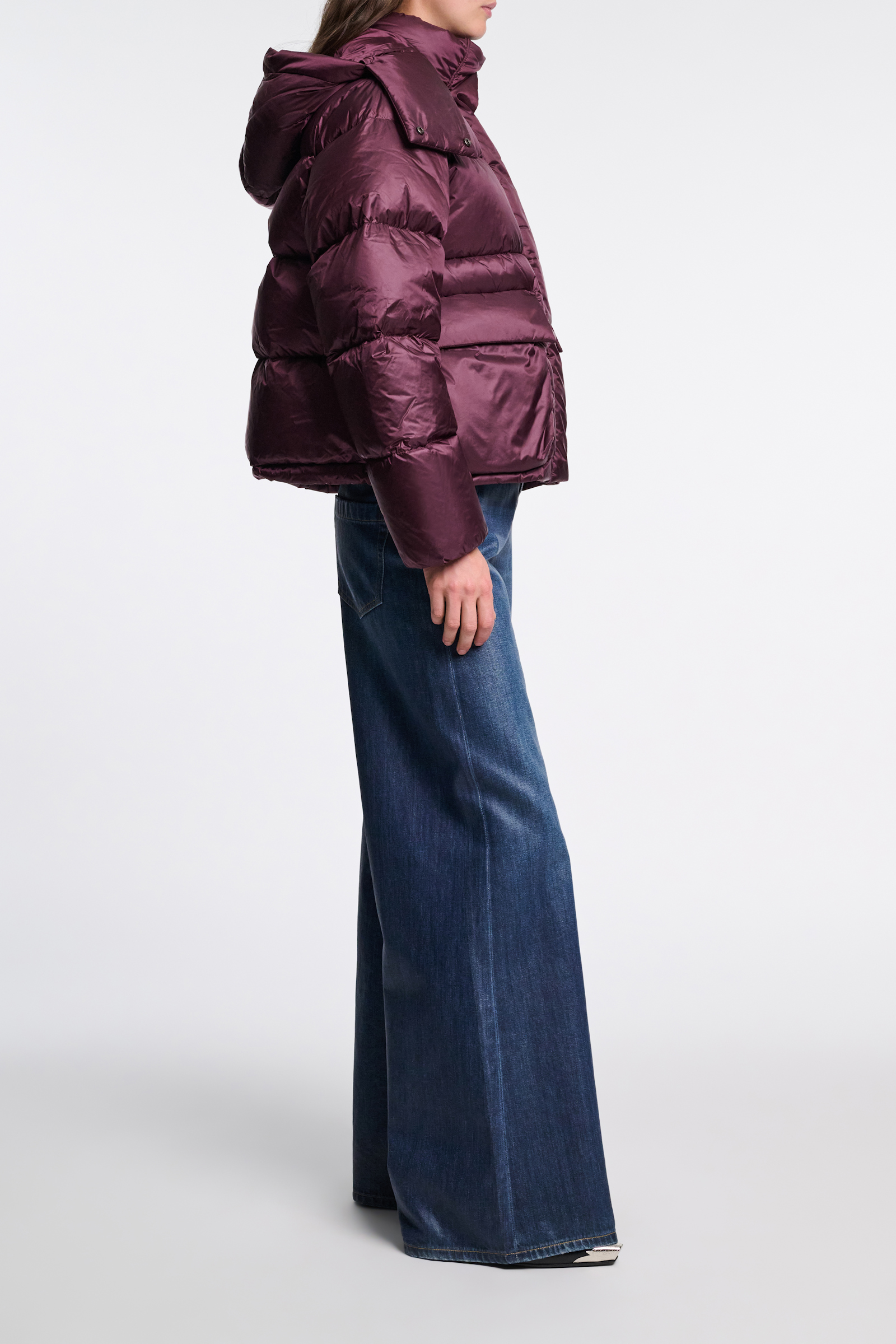 Dorothee Schumacher Gesteppte Daunenjacke aus Nylon mit abnehmbarer Kapuze dark burgundy