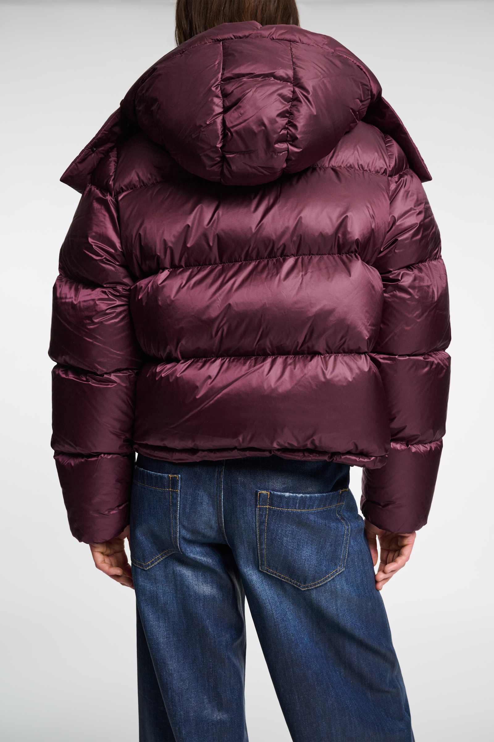 Dorothee Schumacher Gesteppte Daunenjacke aus Nylon mit abnehmbarer Kapuze dark burgundy