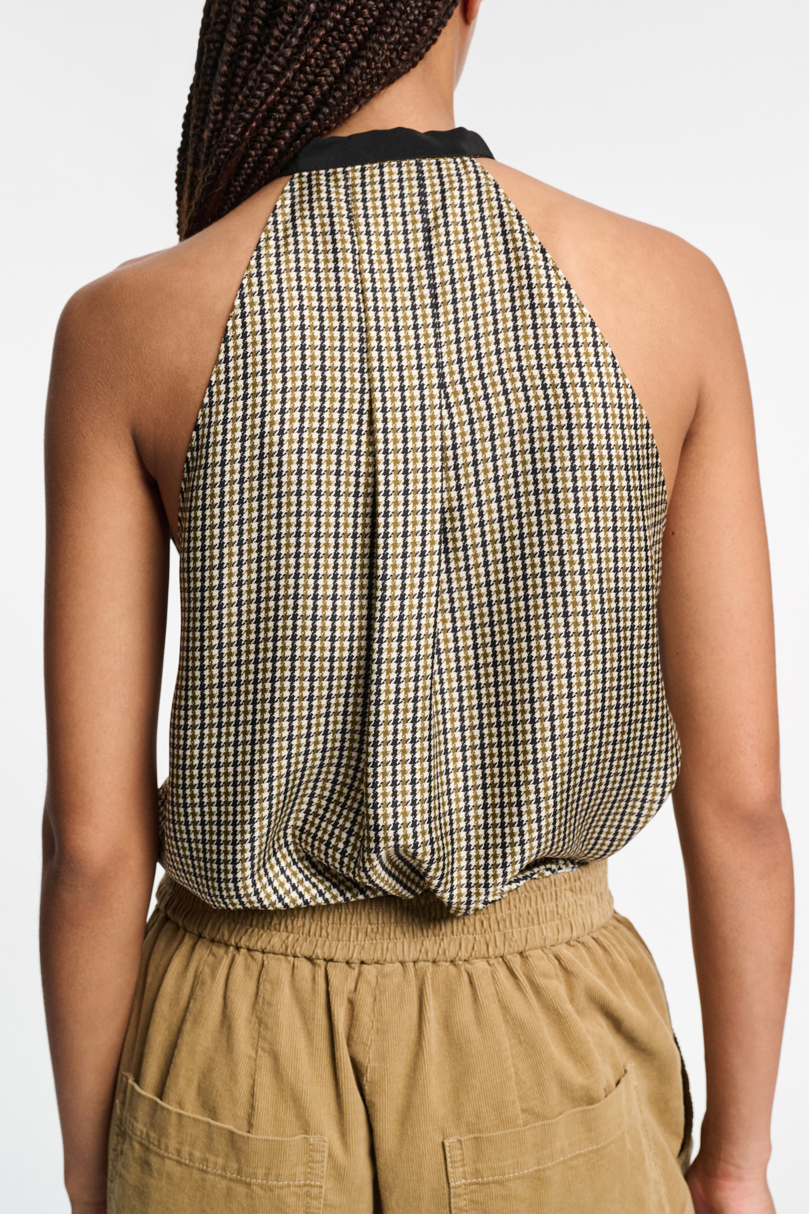 Dorothee Schumacher Tank top with sporty shoulders in printed silk twill pepita mix khaki