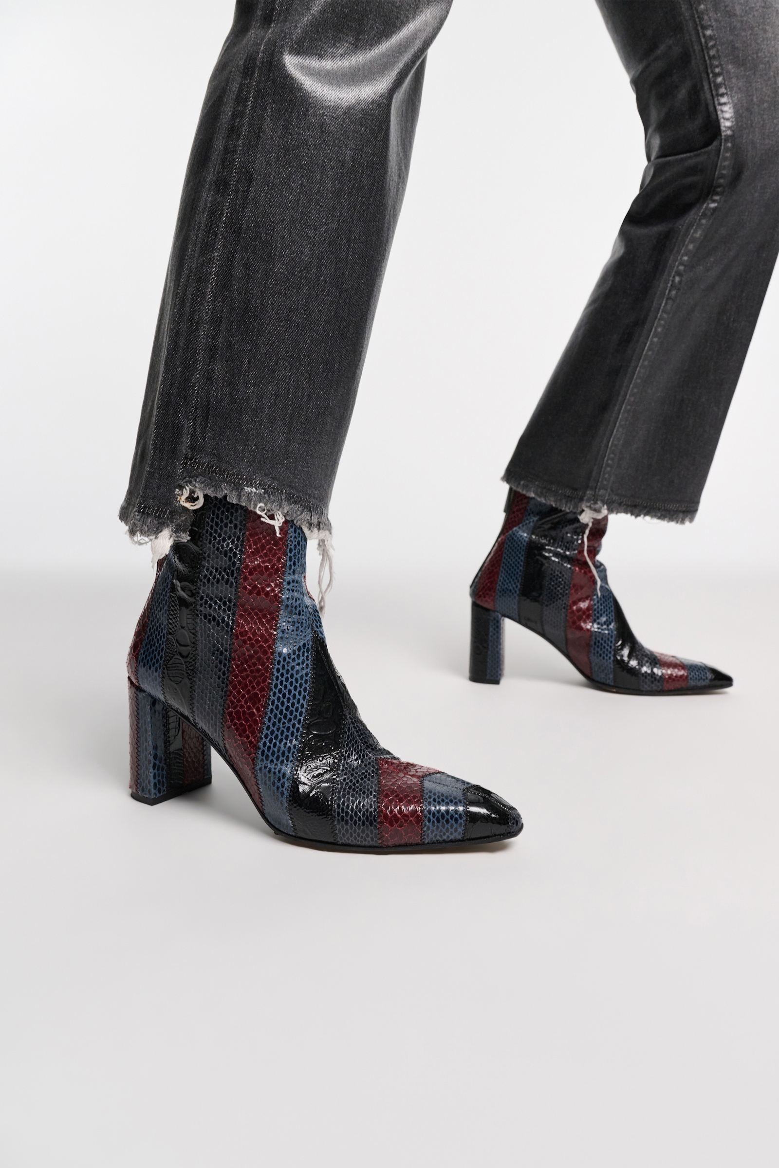 Dorothee Schumacher Gestreifte Ankle Boots im Patchwork-Look blue red black patch