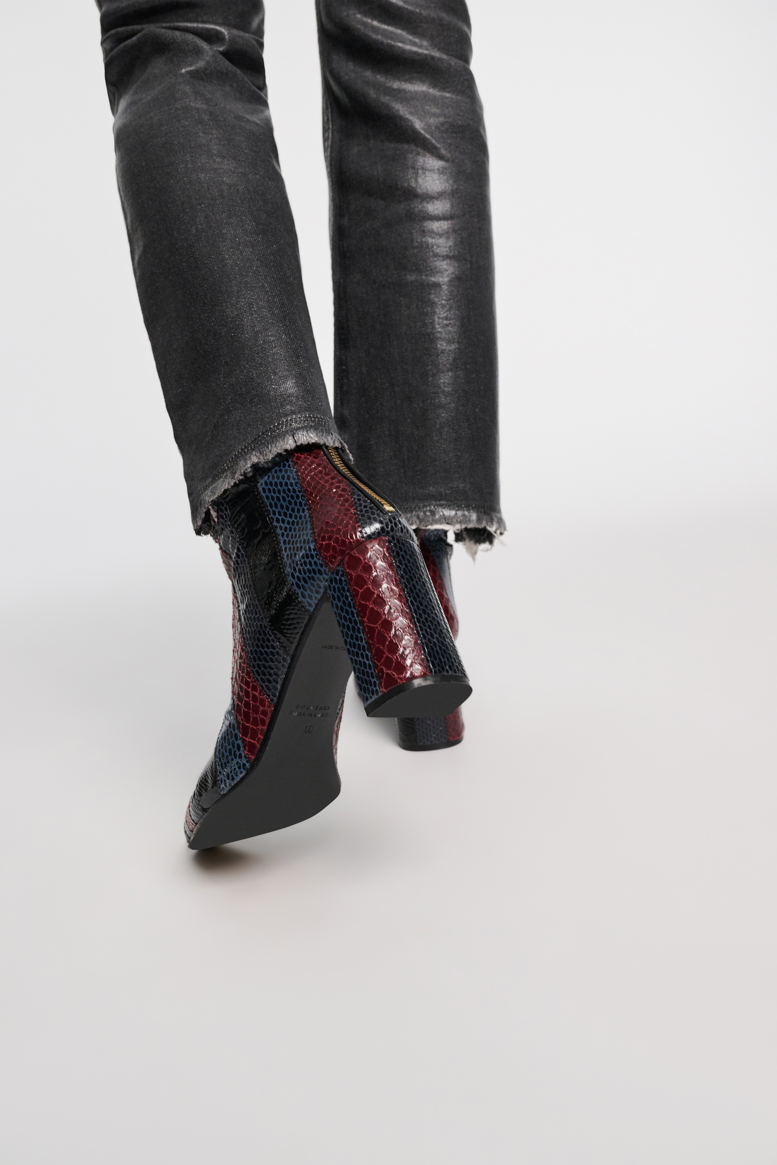 Dorothee Schumacher Gestreifte Ankle Boots im Patchwork-Look blue red black patch