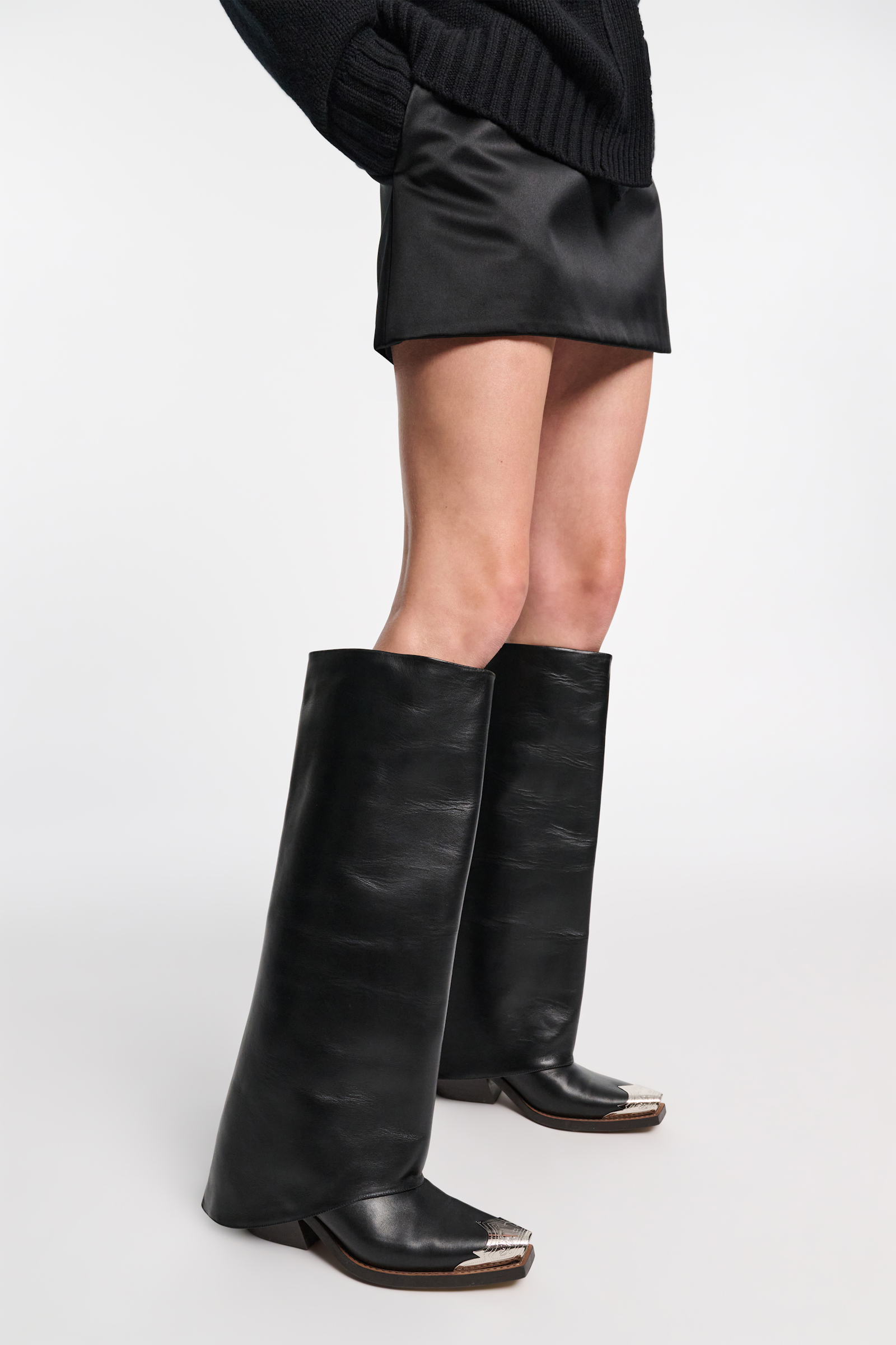 Dorothee Schumacher Wide leg leather spats black