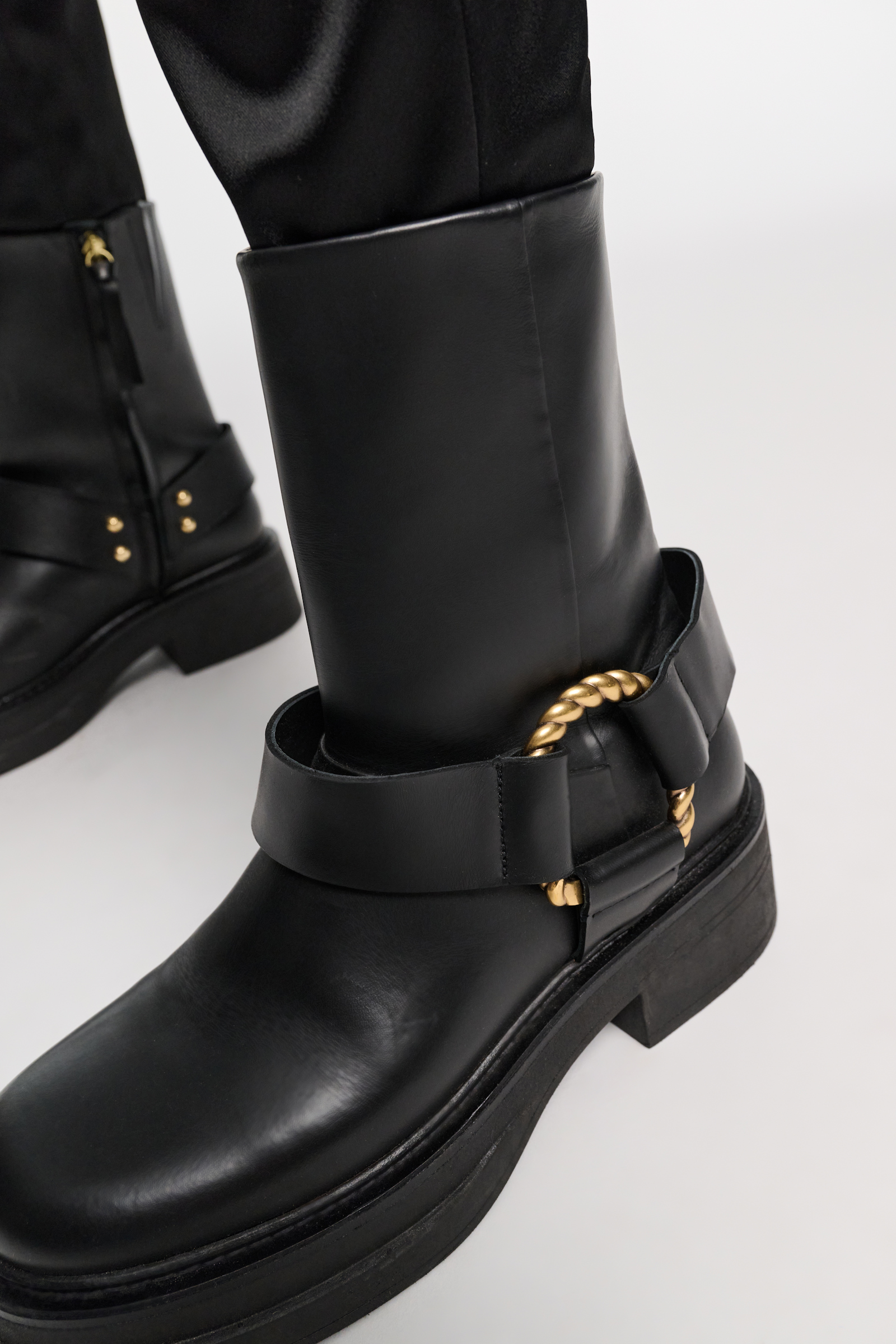 Dorothee Schumacher Boots mit twisted D-Ring Detail deep black