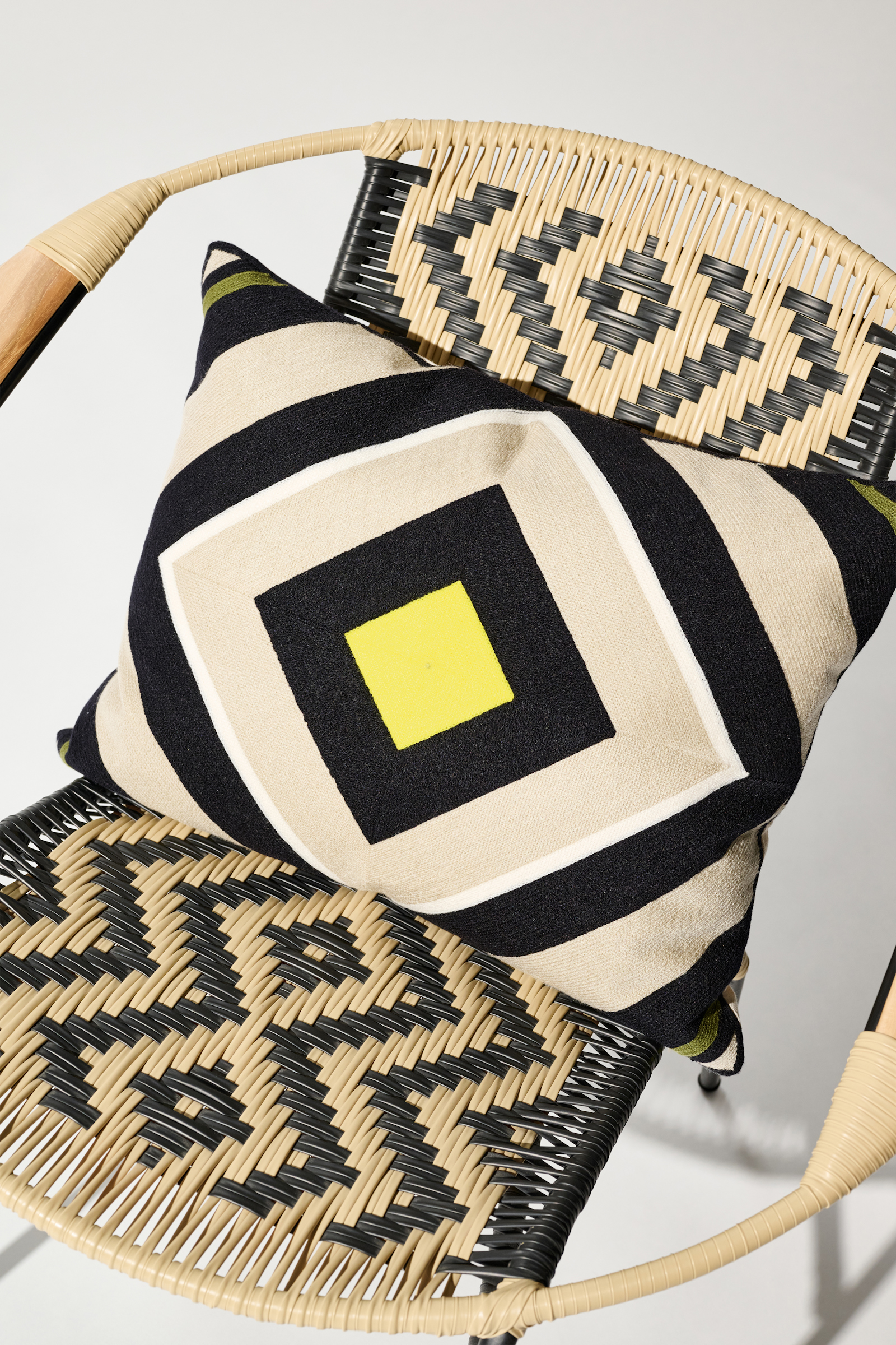 Dorothee Schumacher Cushion with graphic pattern black and white diamond