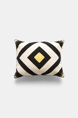 Dorothee Schumacher Cushion with graphic pattern black and white diamond