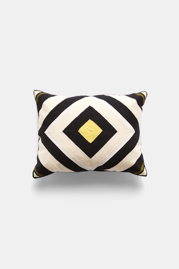 Dorothee Schumacher Cushion with graphic pattern black and white diamond