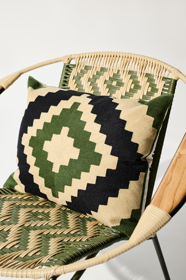 Dorothee Schumacher Small cushion with graphic diamond pattern cream-olive graphic