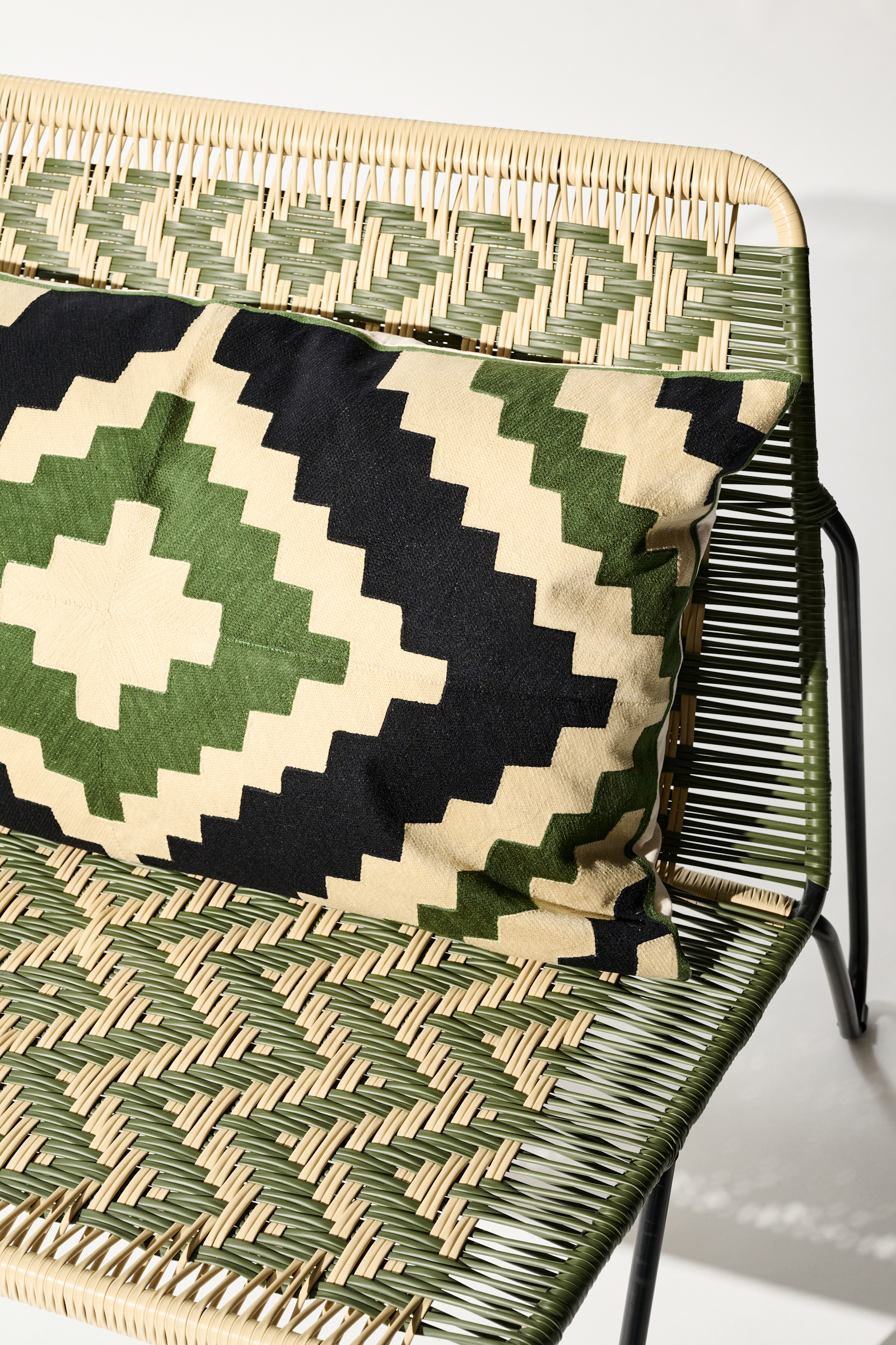 Dorothee Schumacher Large cushion with graphic diamond pattern cream-olive graphic