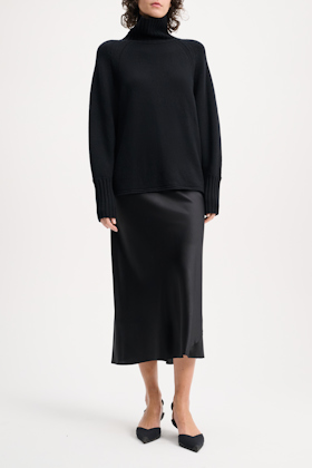 Dorothee Schumacher Turtleneck pullover in Merino-cashmere pure black