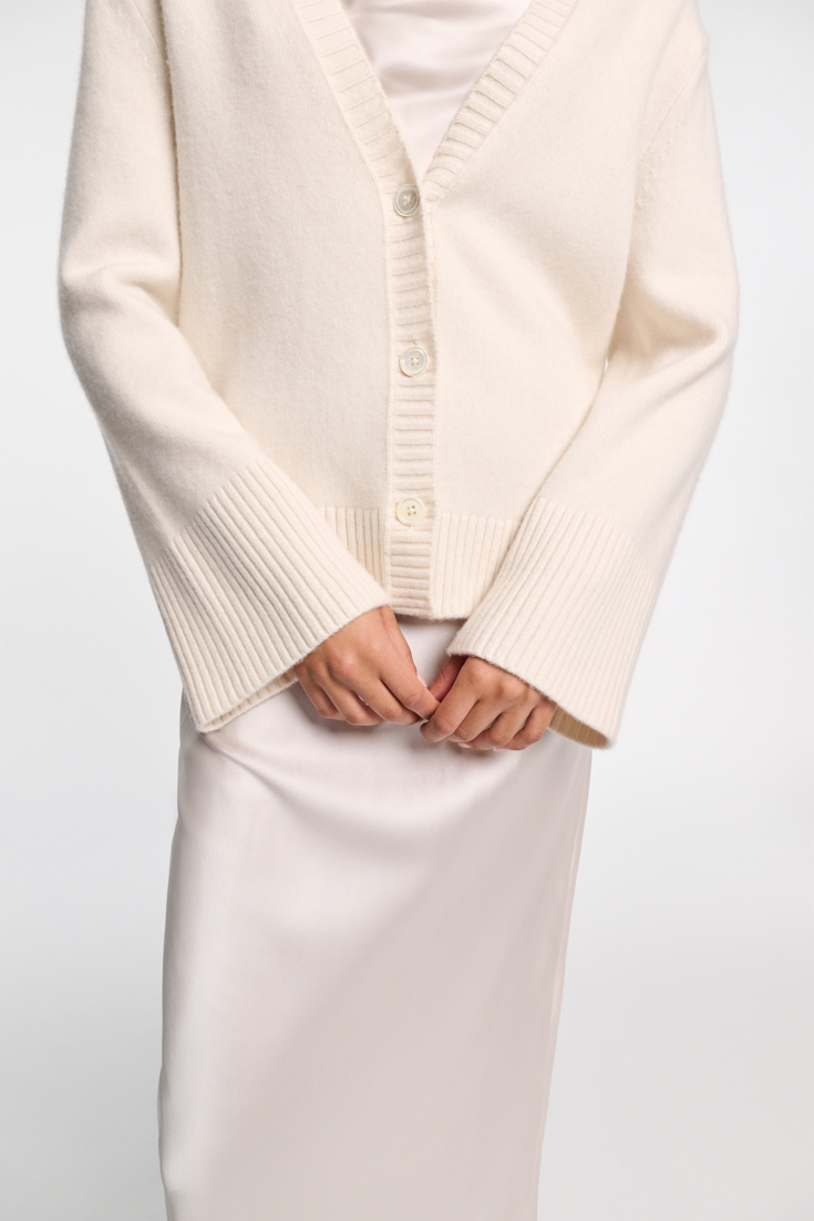 Dorothee Schumacher Soft cashmere-blend round neck cardigan lily white